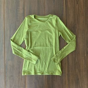 Banana Republic Long Sleeve Crew Neck